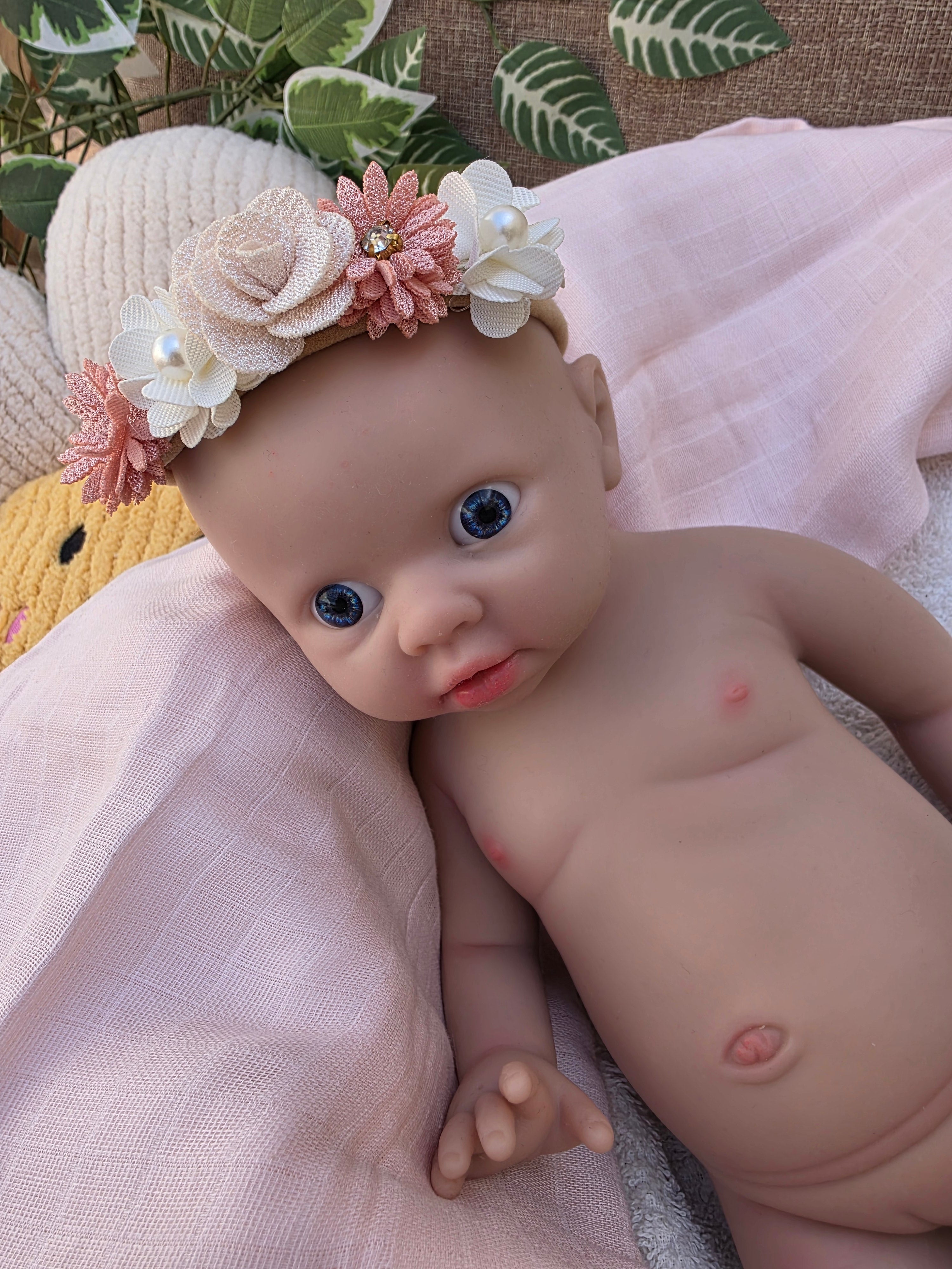 Bebe Reborn Silicona Platino Blanda de Cuerpo Completo Modelo Lucia  37CM