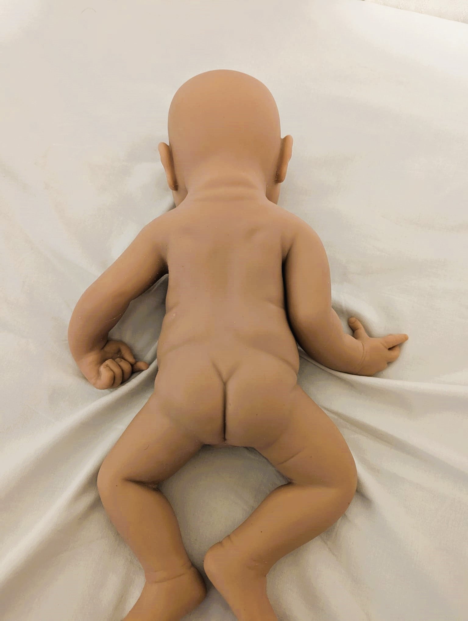 Bebe Reborn Silicona Platino Blanda de Cuerpo Completo Modelo Lena 45 CM