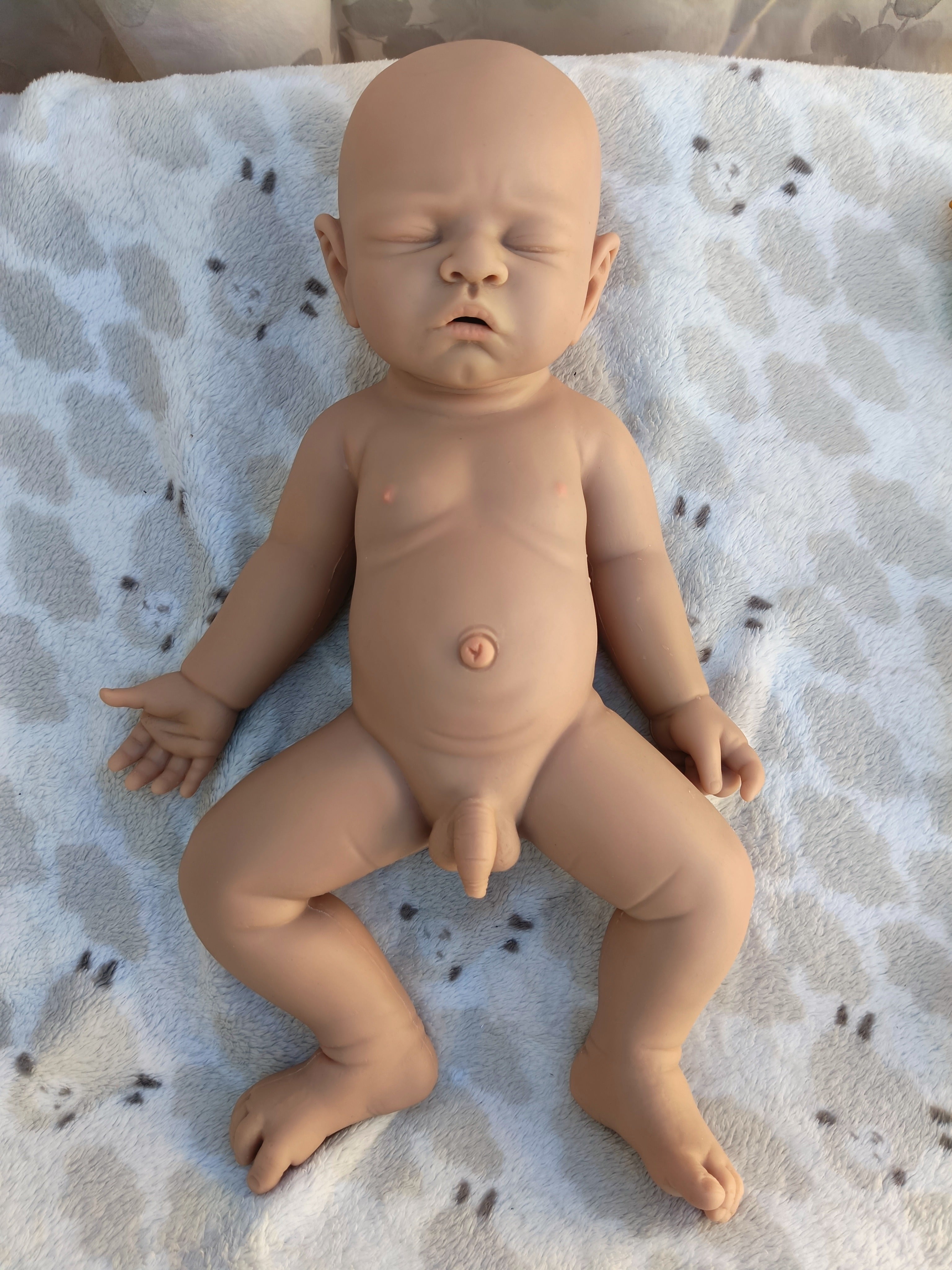 Bebe Reborn Silicona Platino Blanda de Cuerpo Completo Modelo Ojos Cerrados 45 CM