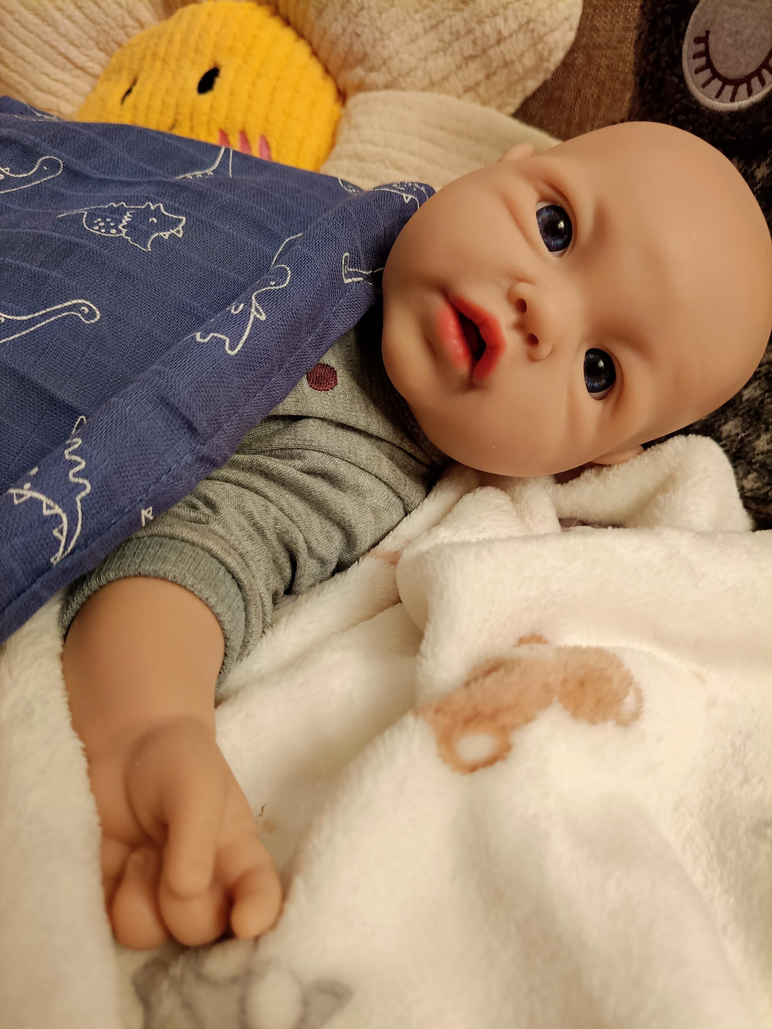 Bebe Reborn Silicona Platino Blanda de Cuerpo Completo Modelo Víctor 43CM