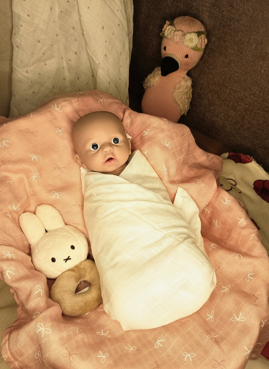 Bebe Reborn Silicona Platino Blanda de Cuerpo Completo Modelo Lucia  37CM