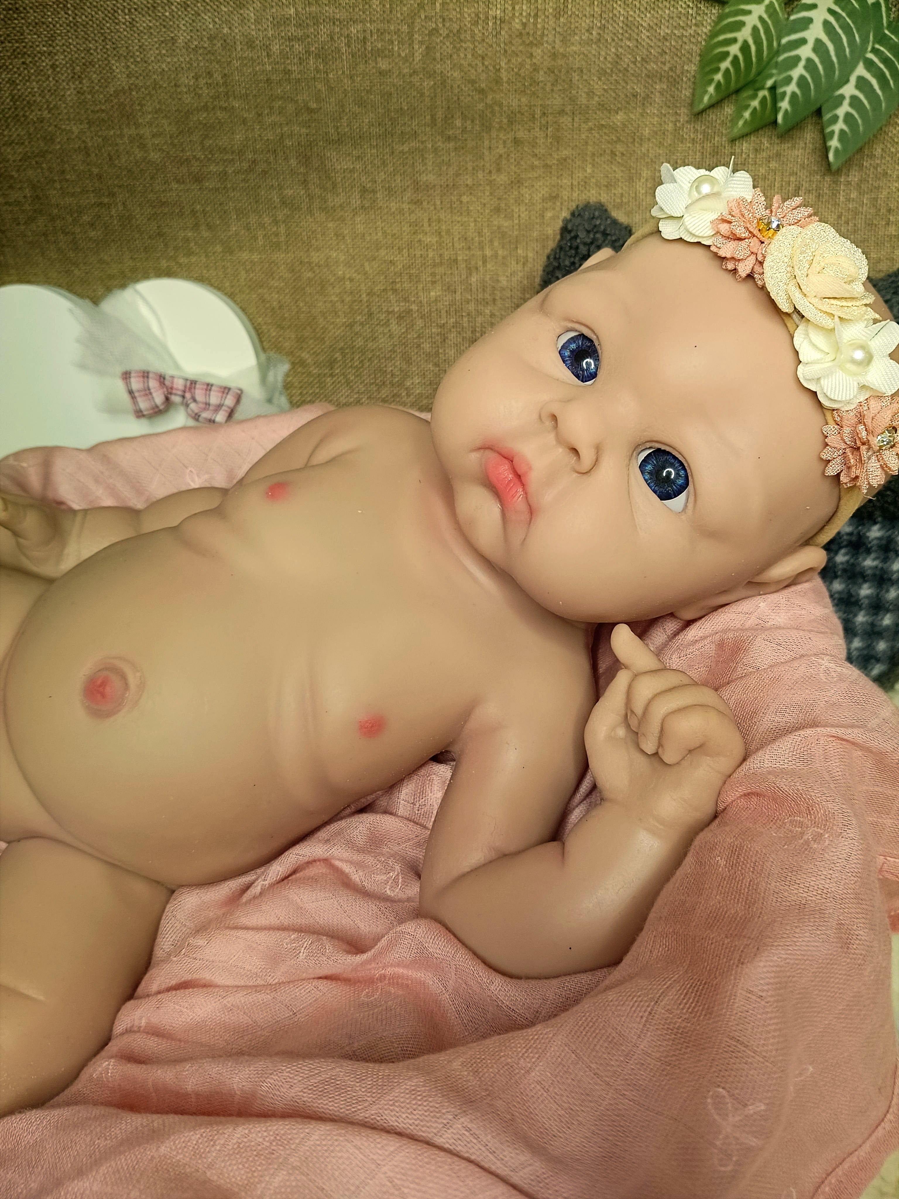 Bebe Reborn Silicona Platino Blanda de Cuerpo Completo Modelo Lena 47 CM