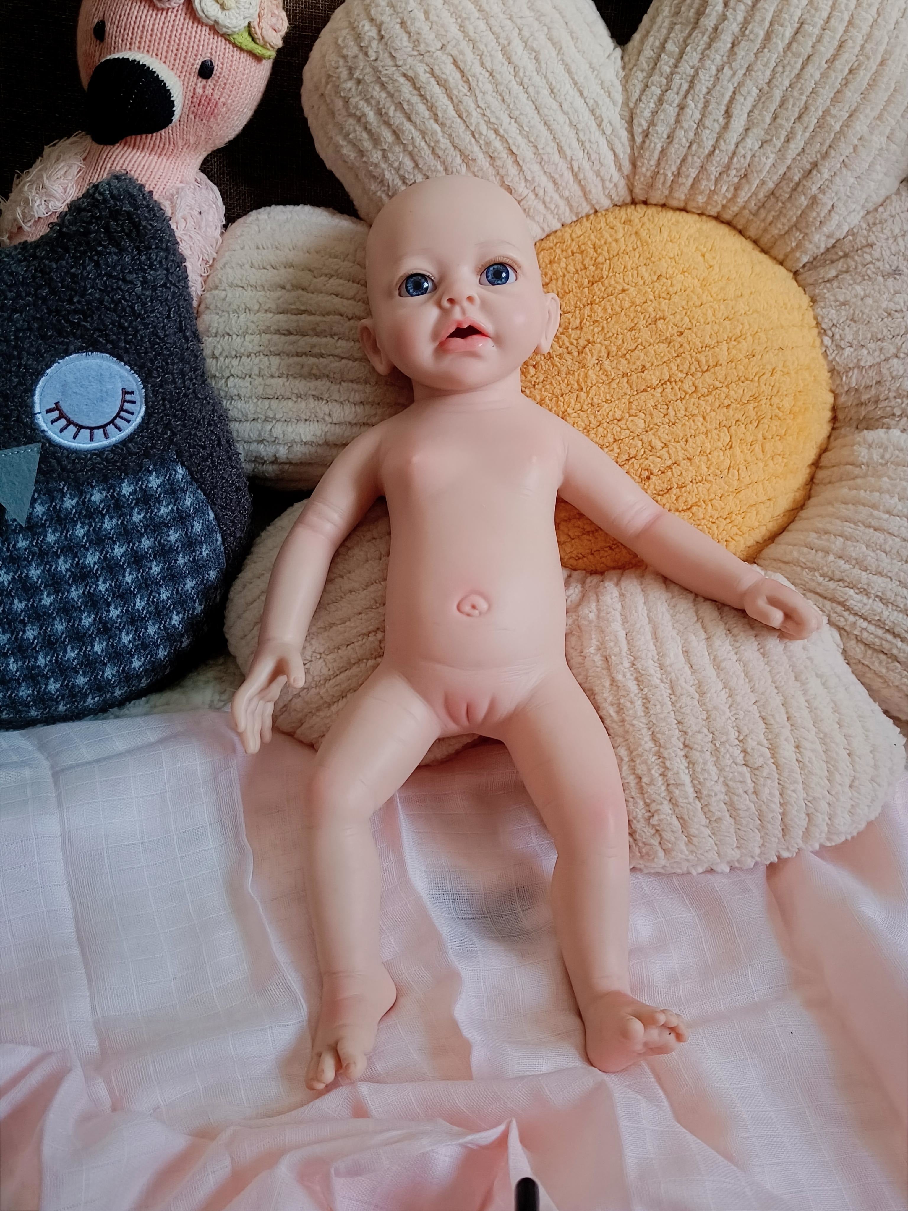 Bebe Reborn Silicona Platino Blanda de Cuerpo Completo Modelo Valeria 40CM